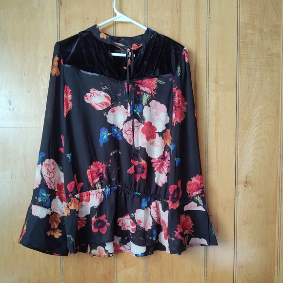 Worthington women's Black floral print velvet sheer Long sleeve elastic waist. - Picture 5 of 10